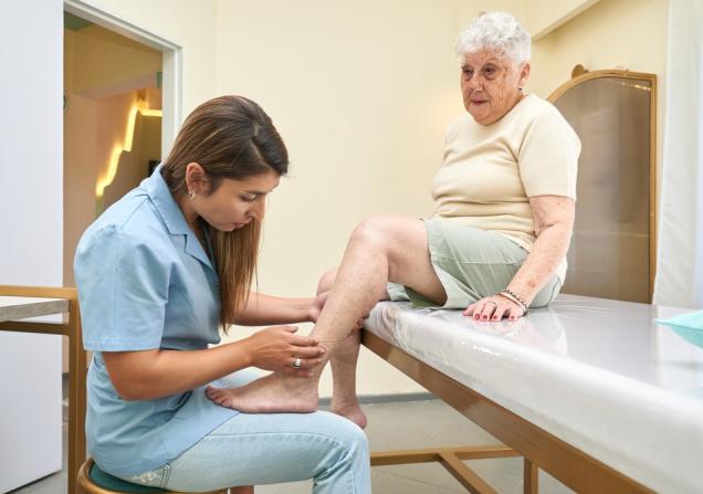 Doctor examining patient with arthritis. Image credit: alvarog1970 via Shutterstock.